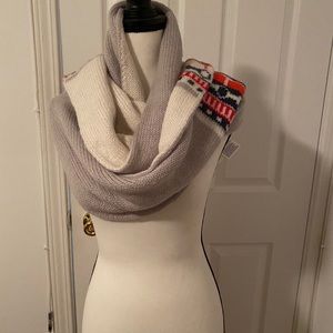 Reversible scarf